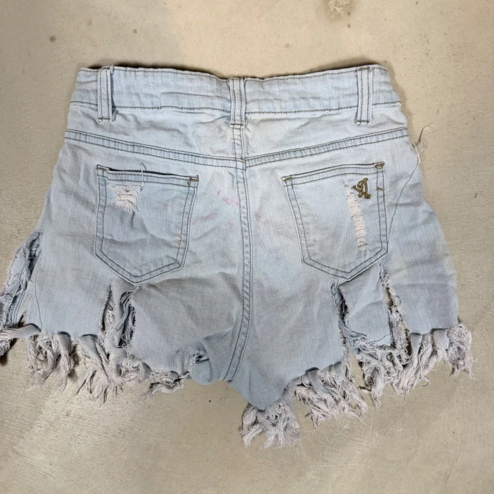 VIP Jeans Light Wash Distressed Fringe Denim Shorts Womens‎ Size 27